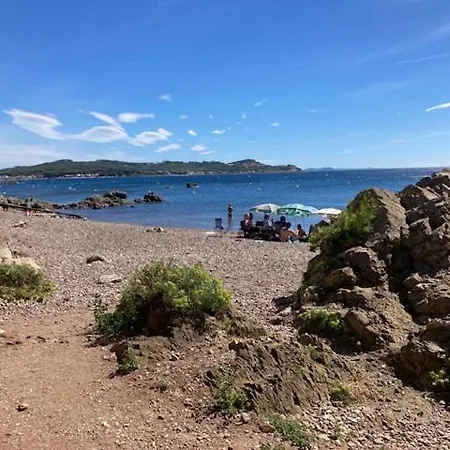 A 80m De La Villa