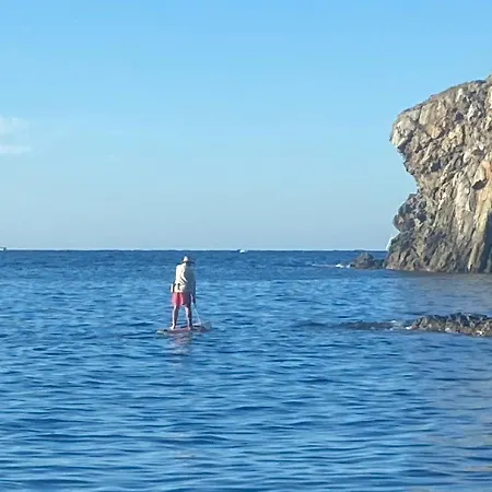A 80m De La Villa *